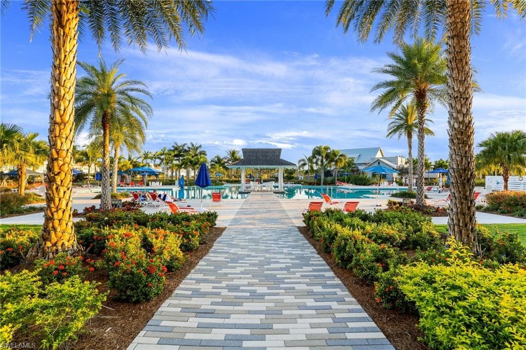 6423 Pembroke Way, Naples, FL 34113-47