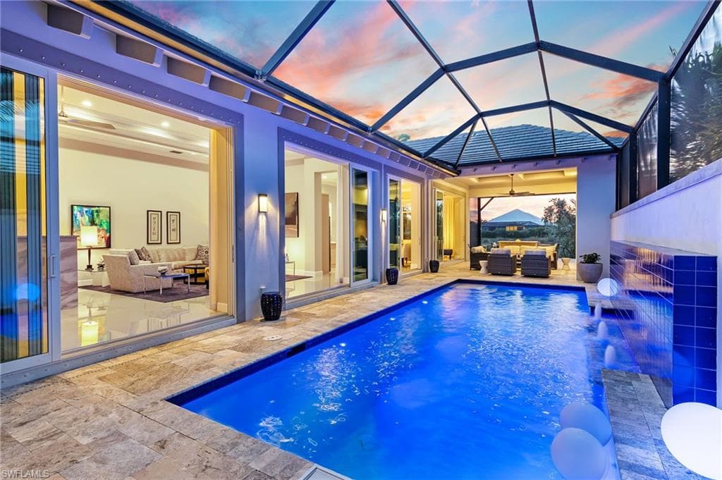 6423 Pembroke Way, Naples, FL 34113-5