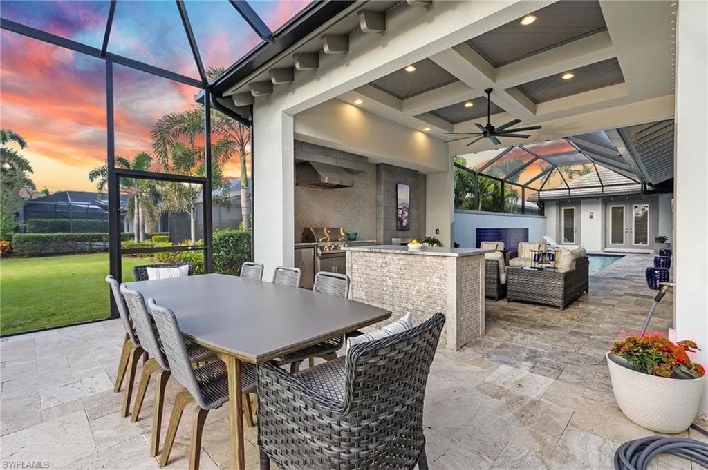 6423 Pembroke Way, Naples, FL 34113-8