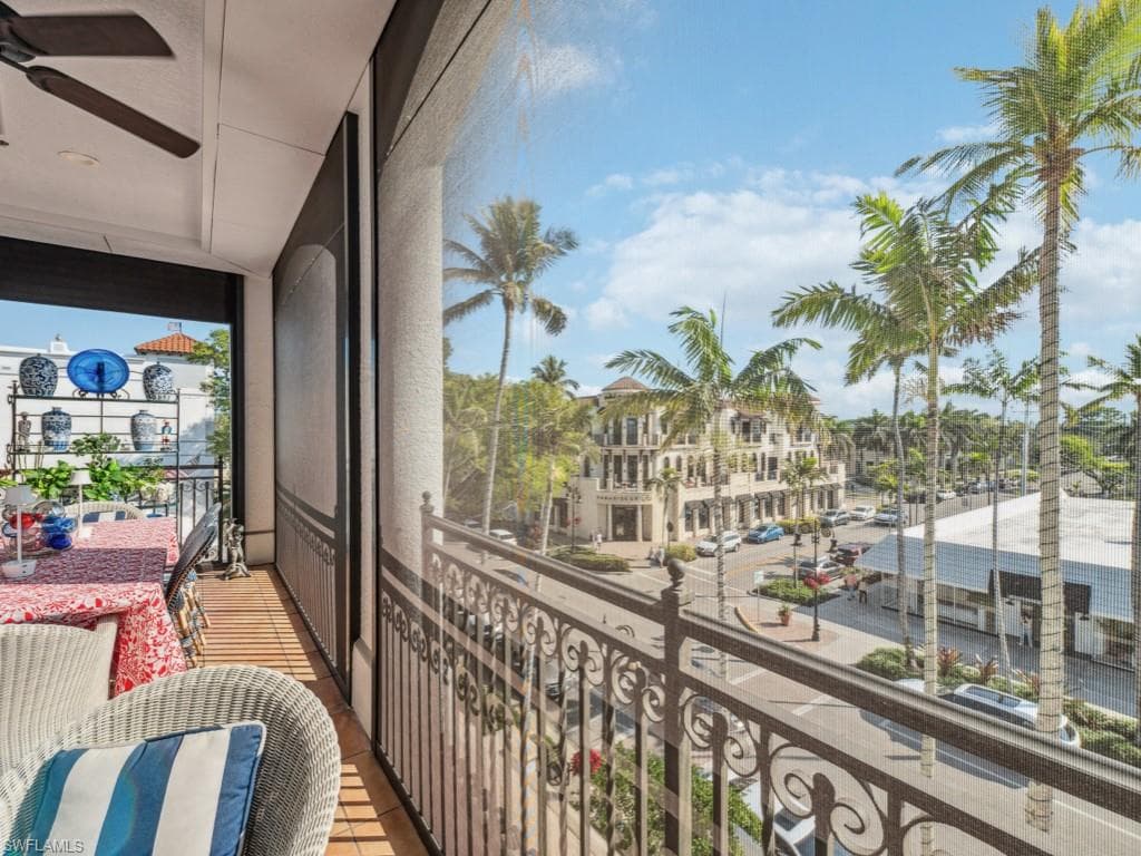 625 5th Ave S Ph-302, Naples, FL 34102-24