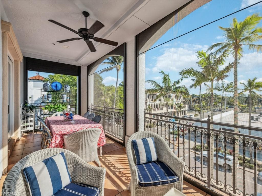 625 5th Ave S Ph-302, Naples, FL 34102-2