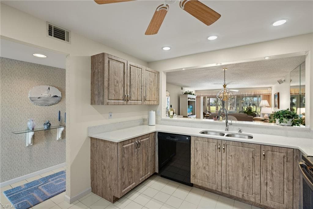 6700 Dennis Cir A103, Naples, FL 34104-9