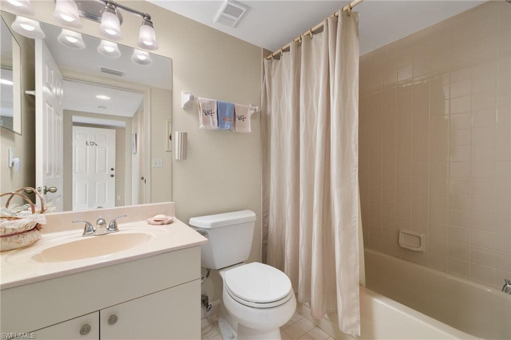 6700 Dennis Cir A103, Naples, FL 34104-21