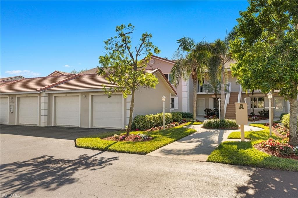 6700 Dennis Cir A103, Naples, FL 34104-2
