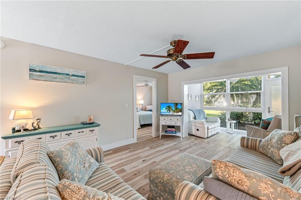 1021 3rd St S 110, Naples, FL 34102-11