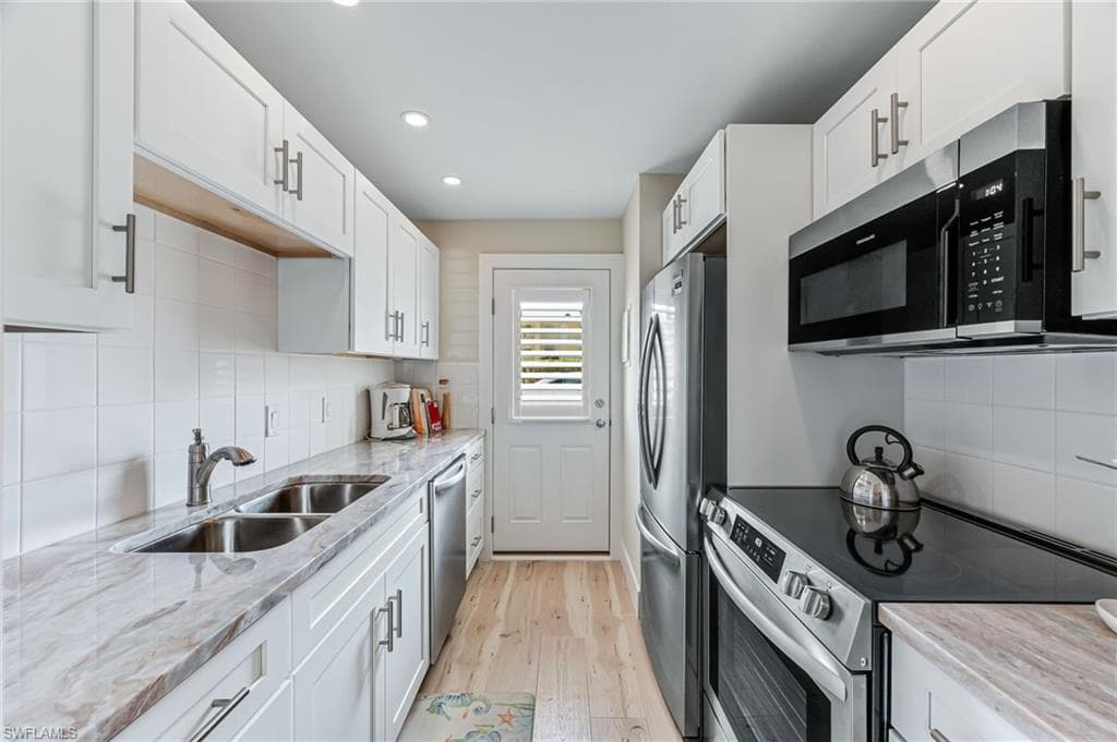 1021 3rd St S 110, Naples, FL 34102-13