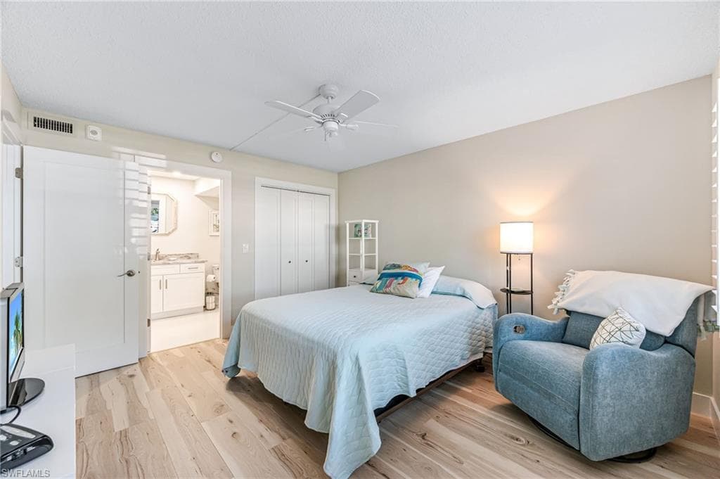 1021 3rd St S 110, Naples, FL 34102-17