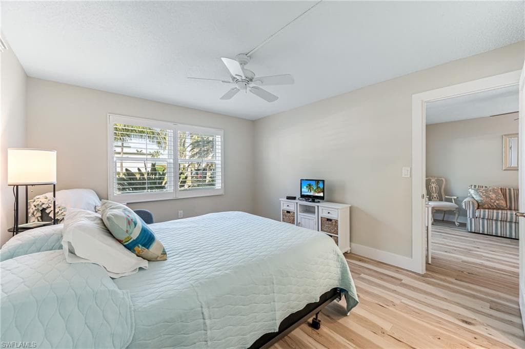 1021 3rd St S 110, Naples, FL 34102-18
