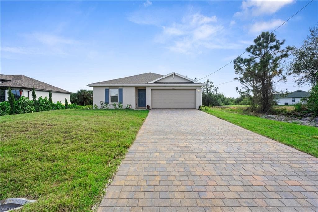 3013 41st St SW, Lehigh Acres, FL 33976-1