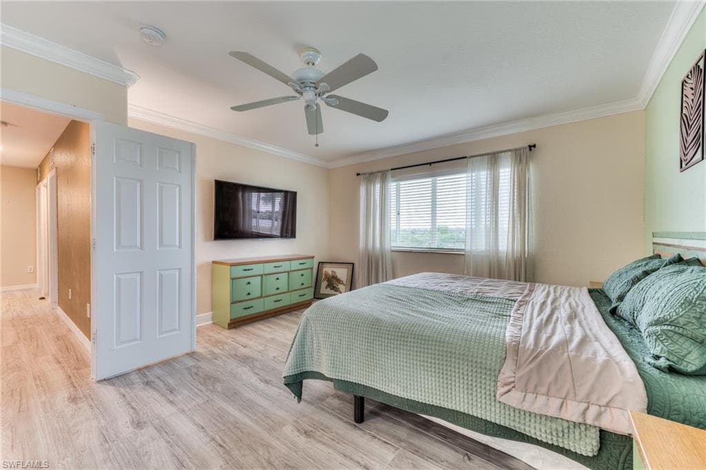 1970 Par Dr, Naples, FL 34120-10