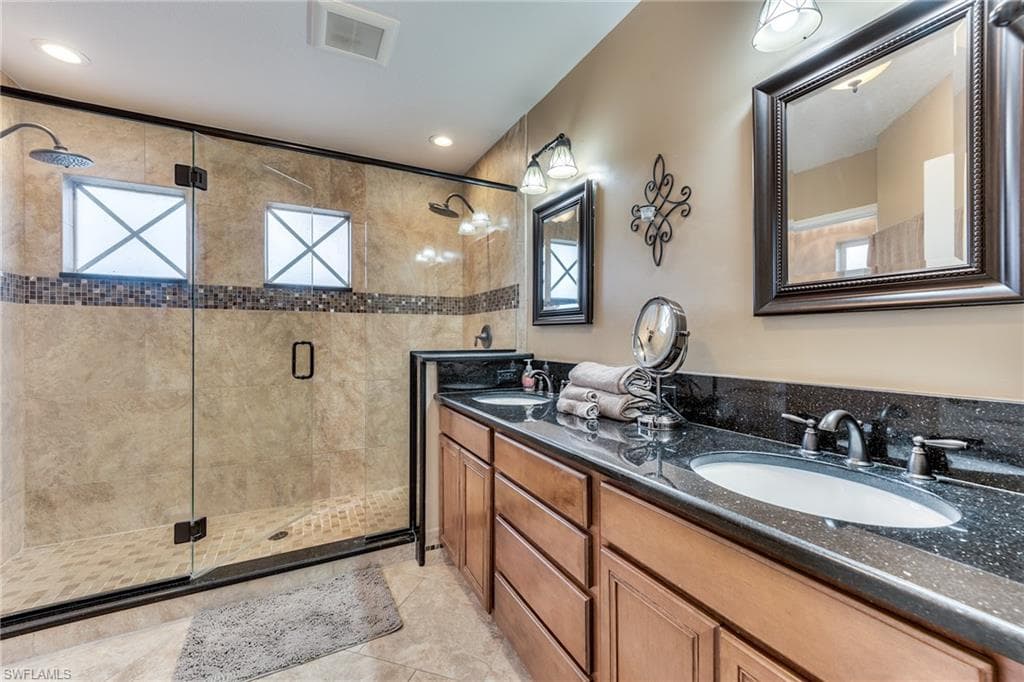1970 Par Dr, Naples, FL 34120-12