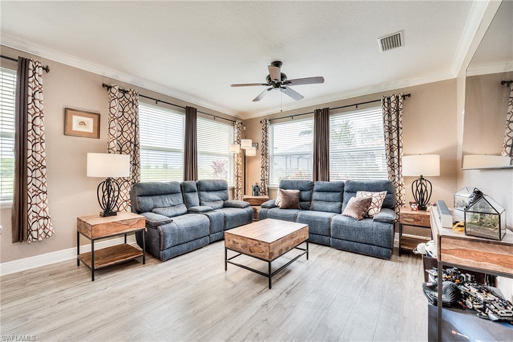 1970 Par Dr, Naples, FL 34120-7