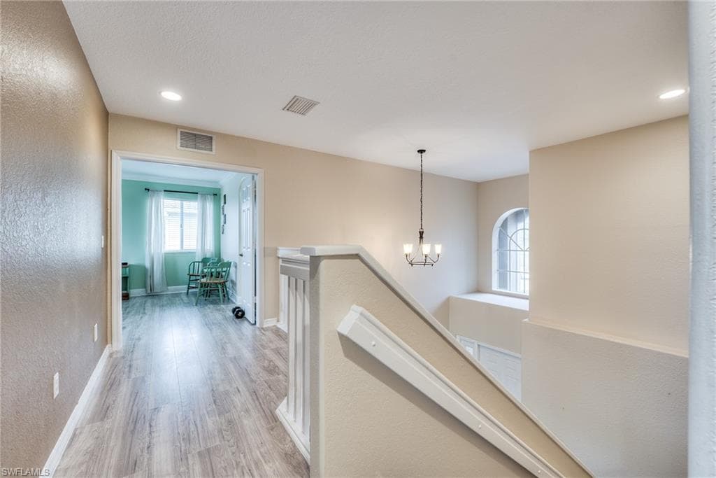 1970 Par Dr, Naples, FL 34120-8