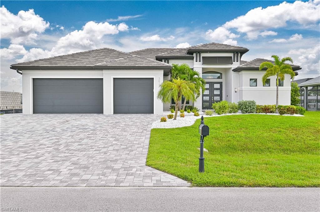 3613 Embers Pkwy W, Cape Coral, FL 33993-3