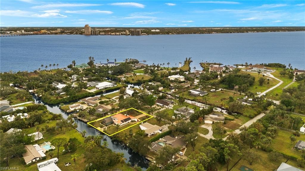 60 Lagoon Dr, North Fort Myers, FL 33903-33