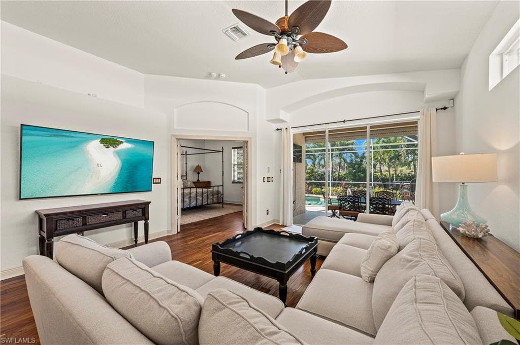 8599 Ibis Cove Cir, Naples, FL 34119-7