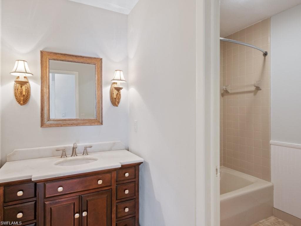 945 Sundrop Ct, Marco Island, FL 34145-14