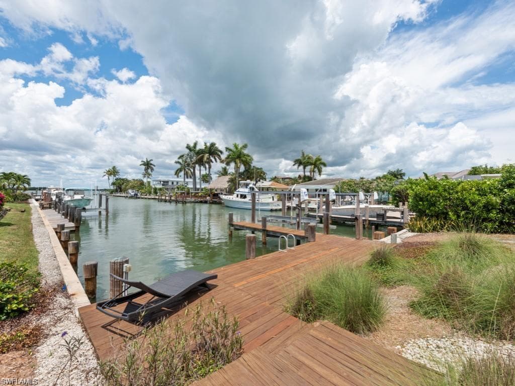 945 Sundrop Ct, Marco Island, FL 34145-17