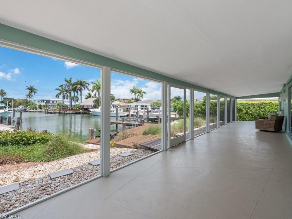 945 Sundrop Ct, Marco Island, FL 34145-19