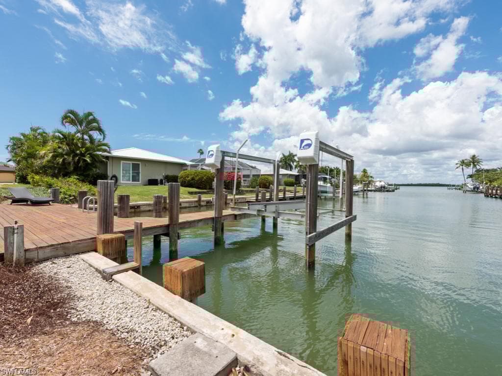 945 Sundrop Ct, Marco Island, FL 34145-20