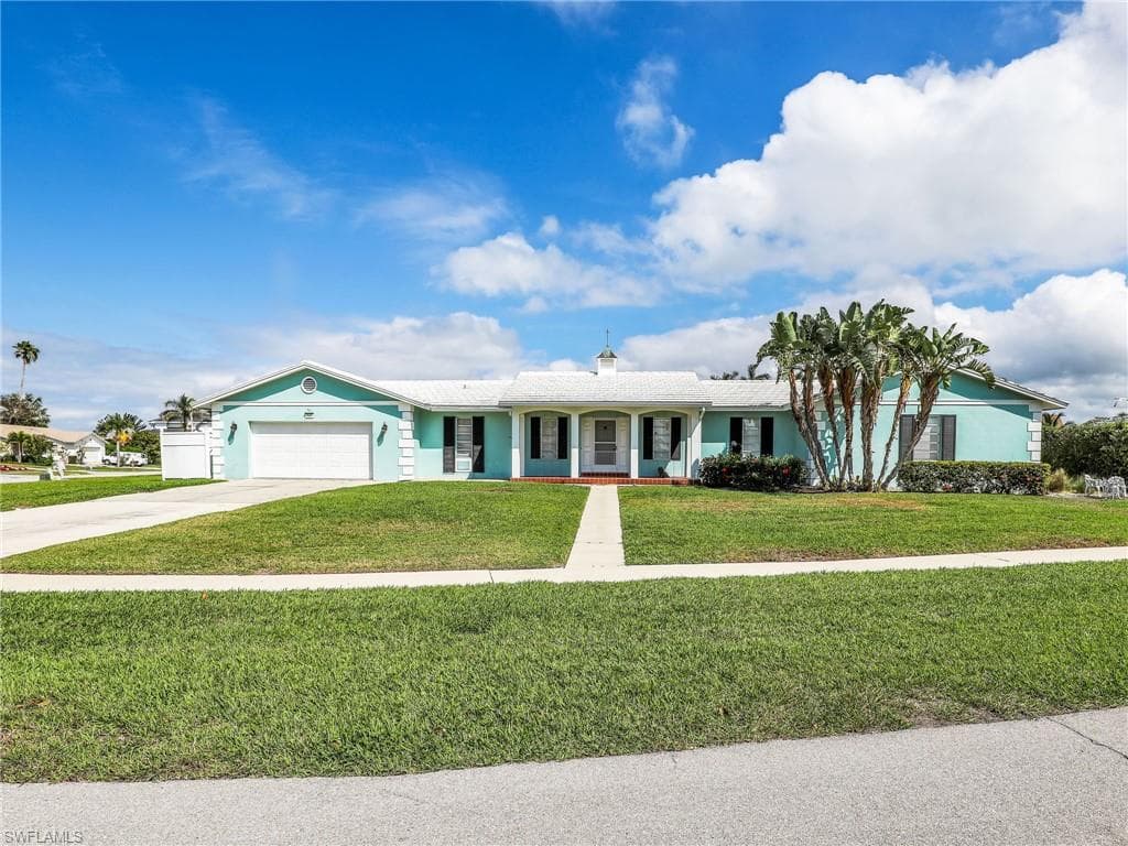 945 Sundrop Ct, Marco Island, FL 34145-24