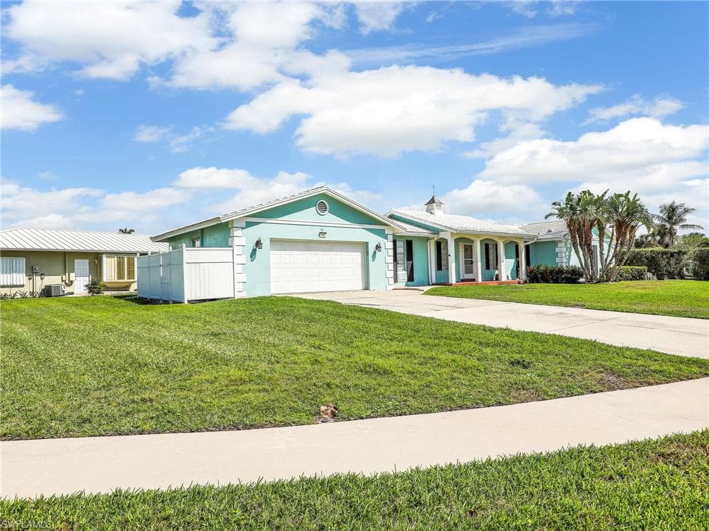 945 Sundrop Ct, Marco Island, FL 34145-26