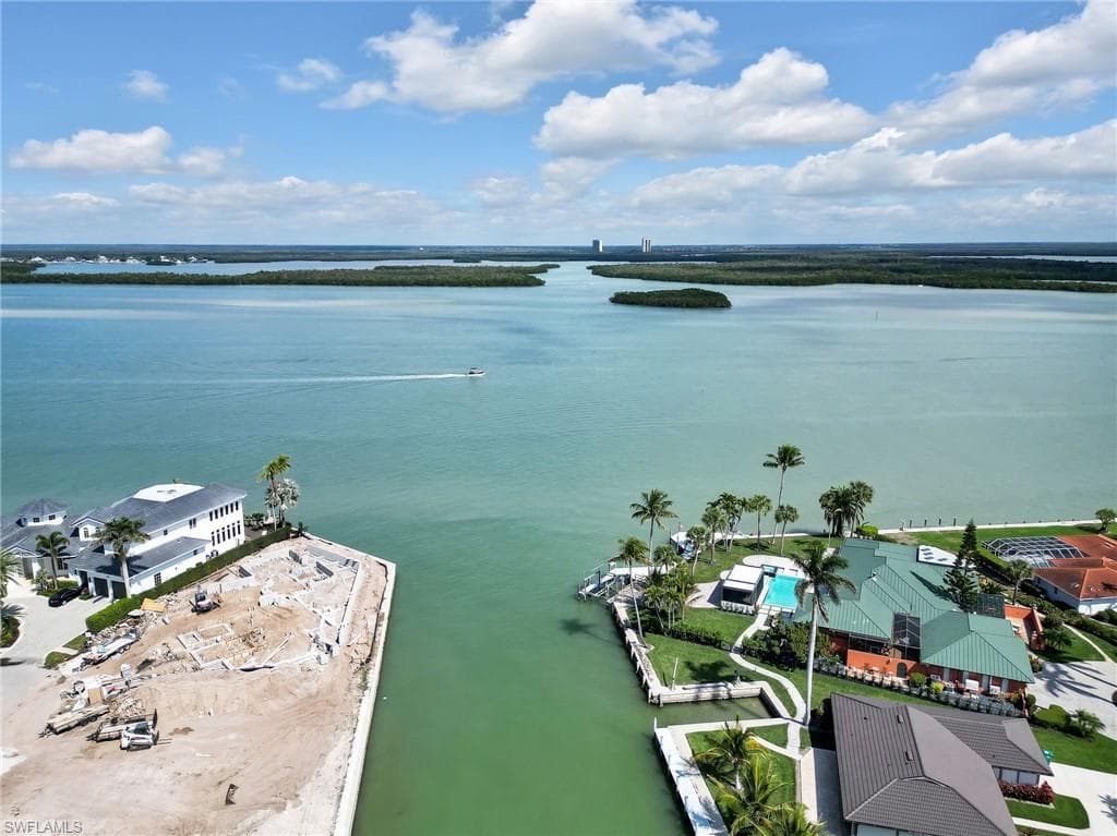 945 Sundrop Ct, Marco Island, FL 34145-3