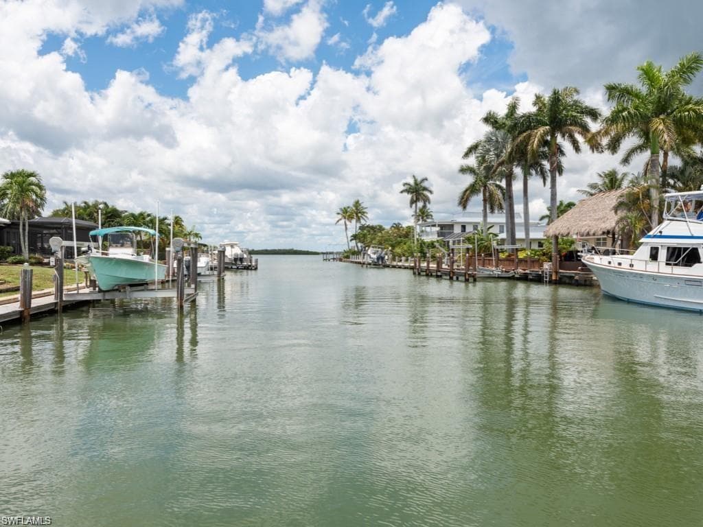 945 Sundrop Ct, Marco Island, FL 34145-6