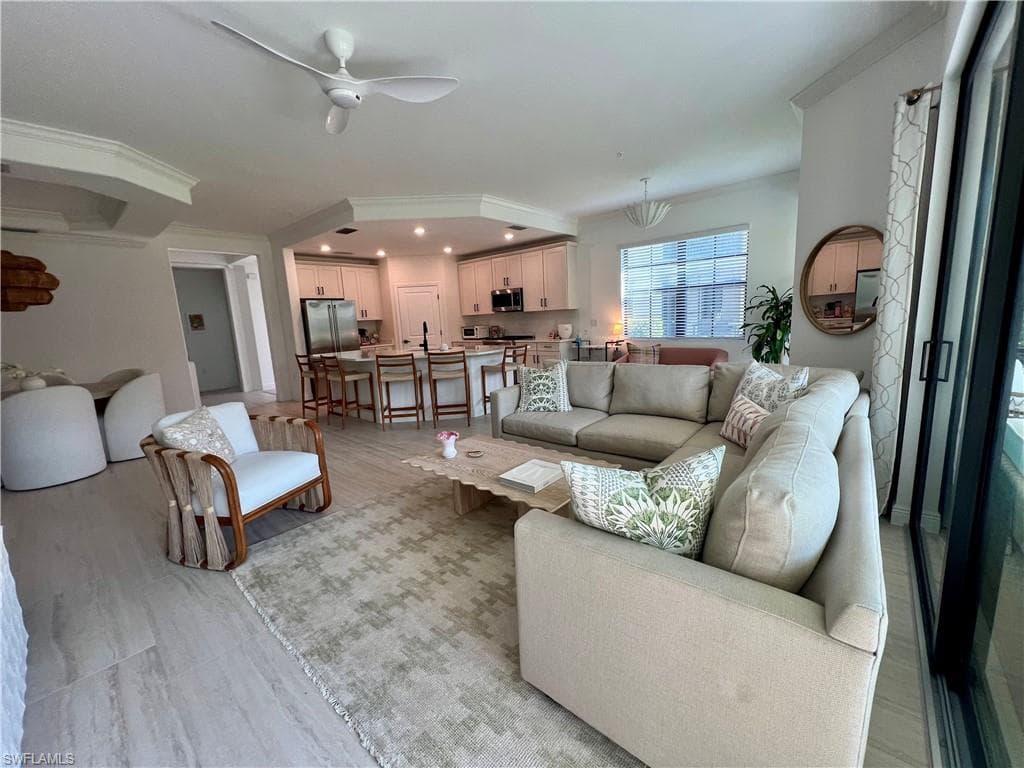 16356 Viansa Way 101, Naples, FL 34110-5