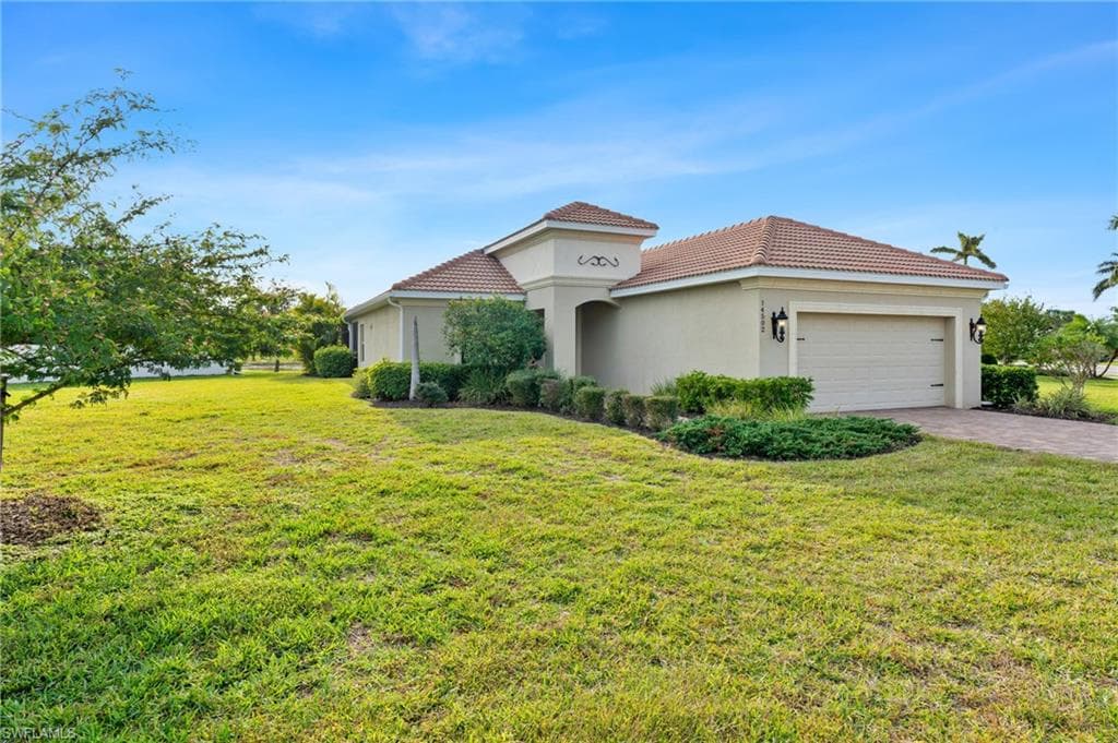 14502 Lanier Ct, Naples, FL 34114-2