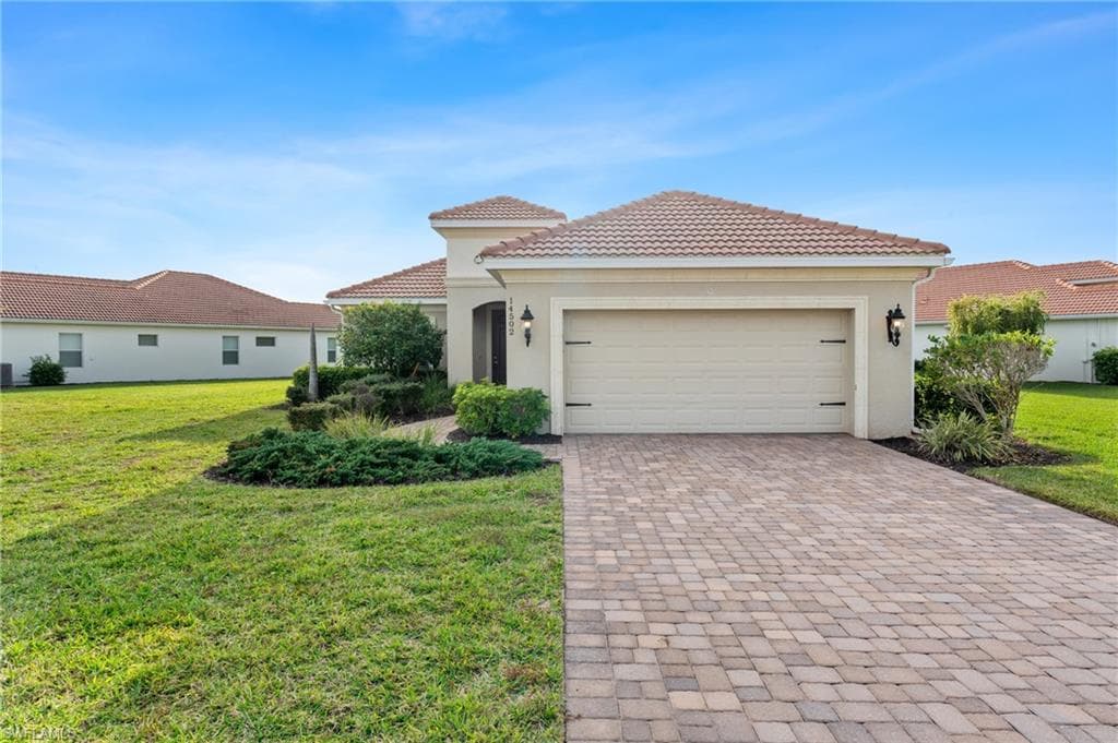 14502 Lanier Ct, Naples, FL 34114-3
