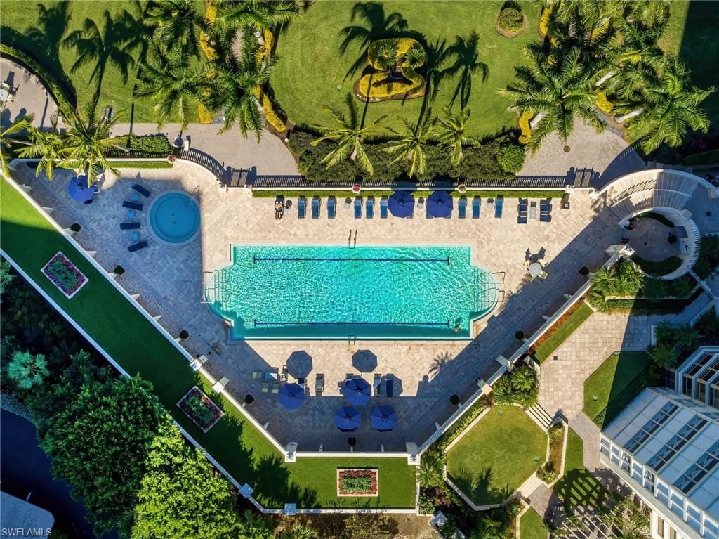 4021 Gulf Shore Blvd N V-16, Naples, FL 34103-3