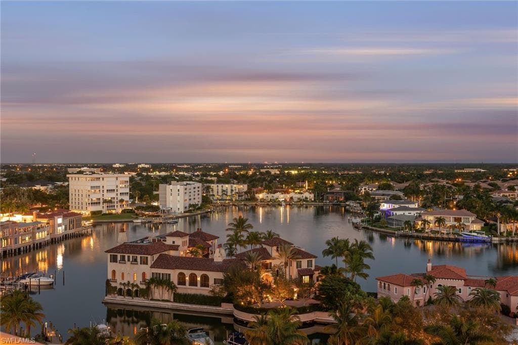 4021 Gulf Shore Blvd N V-16, Naples, FL 34103-6