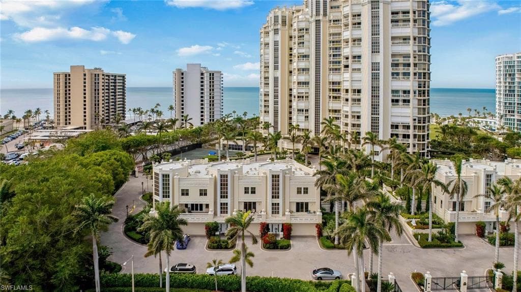 4021 Gulf Shore Blvd N V-16, Naples, FL 34103-8