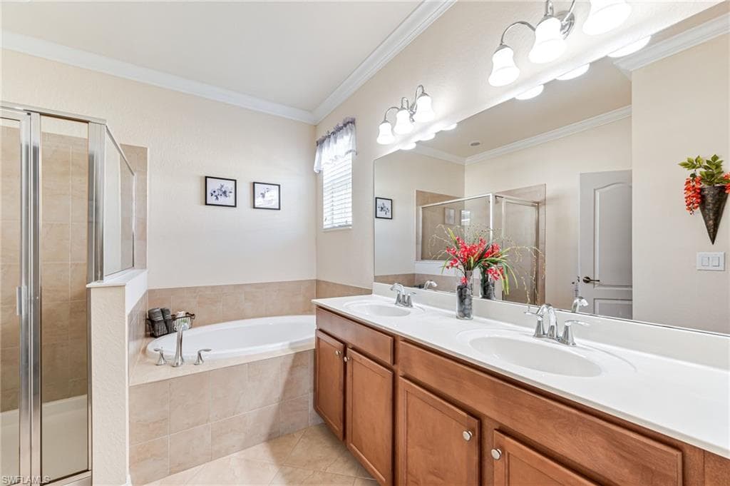 14641 Fern Lake Ct, Naples, FL 34114-19