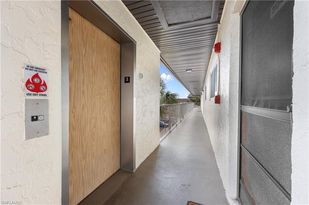 1018 Manatee Rd E302, Naples, FL 34114-22