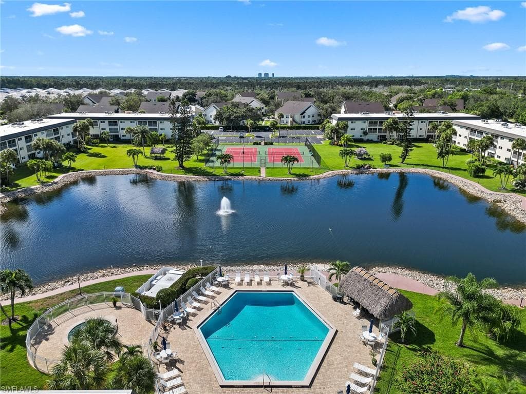 1018 Manatee Rd E302, Naples, FL 34114-24