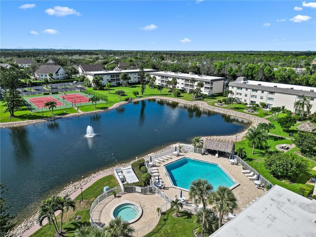 1018 Manatee Rd E302, Naples, FL 34114-25