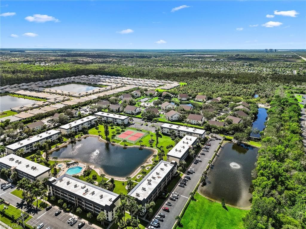 1018 Manatee Rd E302, Naples, FL 34114-26