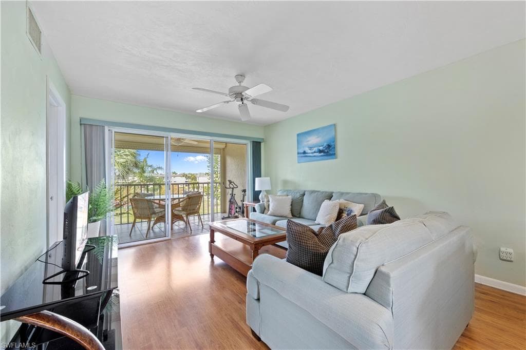 1018 Manatee Rd E302, Naples, FL 34114-5