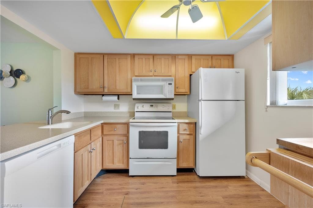 1018 Manatee Rd E302, Naples, FL 34114-7
