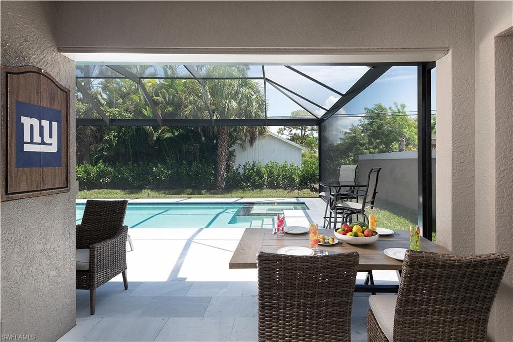 823 96th Ave N, Naples, FL 34108-9