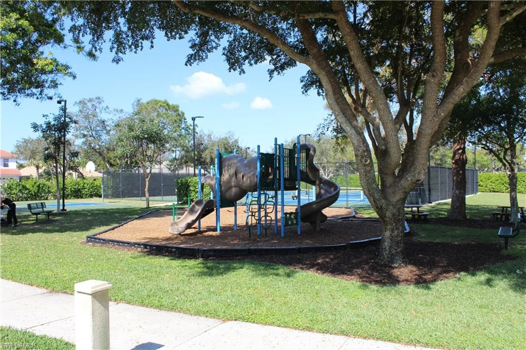 6354 Old Mahogany Ct, Naples, FL 34109-33