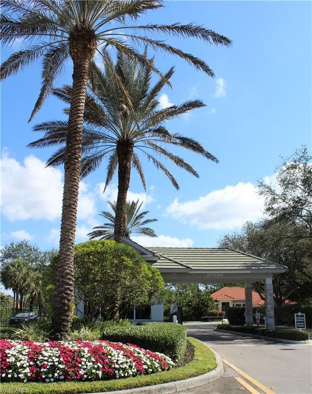 6354 Old Mahogany Ct, Naples, FL 34109-36