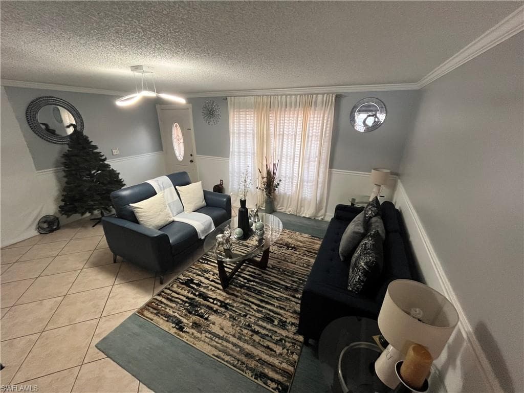 5000 17th Ave SW, Naples, FL 34116-4