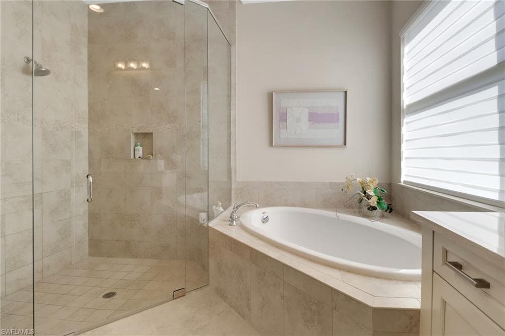 12749 Dundee Ln, Naples, FL 34120-20