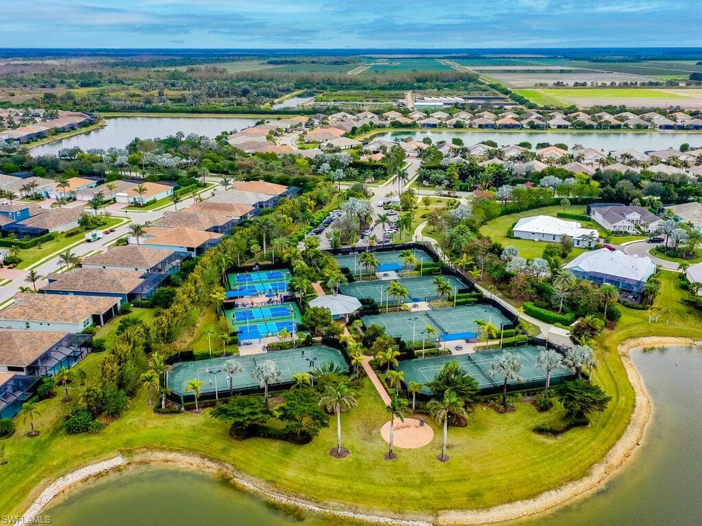 14812 Dockside Ln, Naples, FL 34114-48