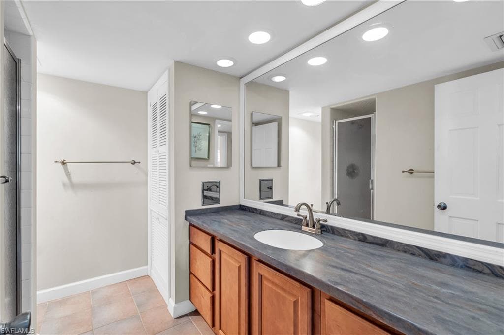 3483 Gulf Shore Blvd N 605, Naples, FL 34103-17