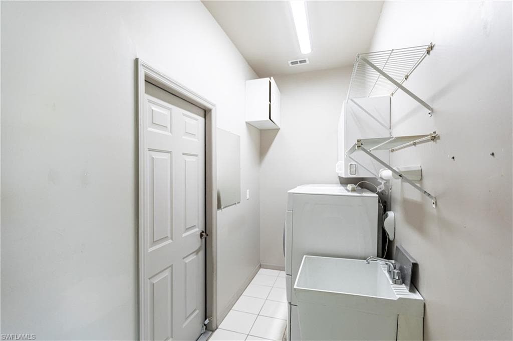 8361 Trentwood Ct, Fort Myers, FL 33912-39