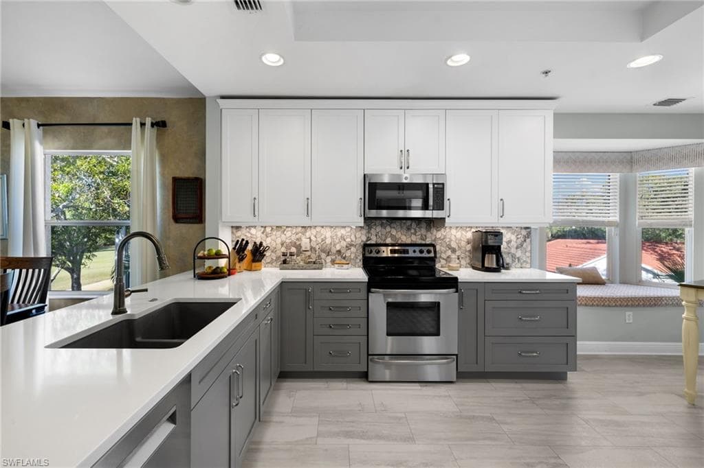 4700 Yacht Harbor Dr 623, Naples, FL 34112-6